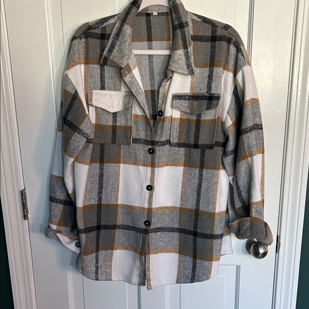 Plaid Button-Up Shirt in Gray and Tan